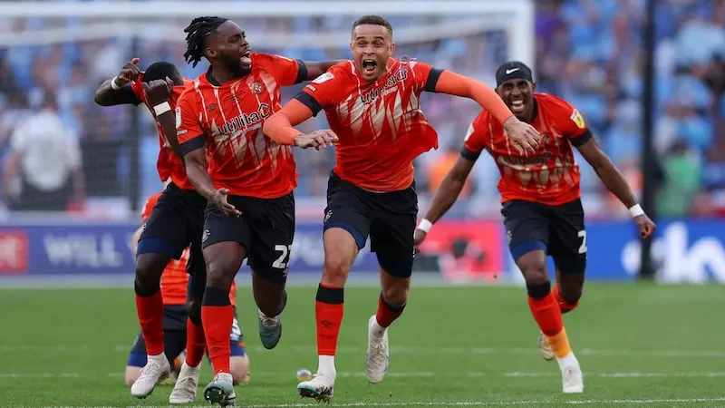 Luton Town: Lịch sử đội bóng của Thợ Làm Mũ nước Anh 4 Top 3 huyền thoại lớn trong lịch sử của đội bóng