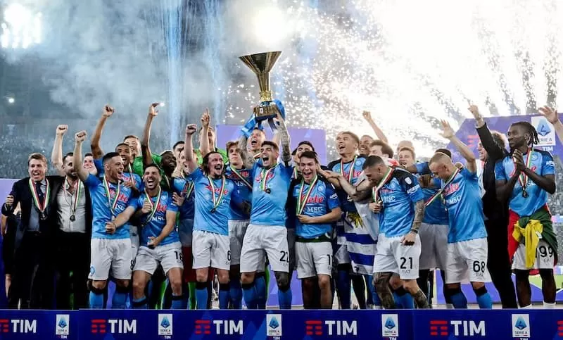 Napoli: Lịch sử và những danh hiệu lớn của CLB Azzurri 2 Những thành tích không thể phai mờ trong sự nghiệp Napoli