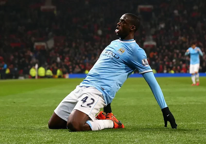 Manchester City: Lịch sử CLB và danh hiệu của "nửa xanh" thành Man 8 Yaya Toure - Bức tường vững chãi giữa sân